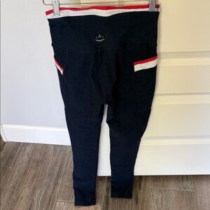 Beyon Yoga navy Spacedye with pockets legging red & white accent size small